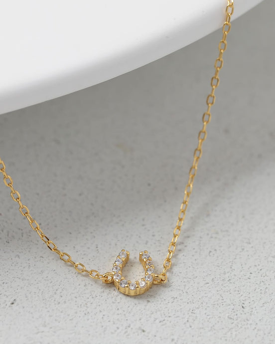 小さな馬蹄モチーフをあしらったブレスレット