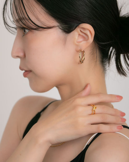 ピアス
