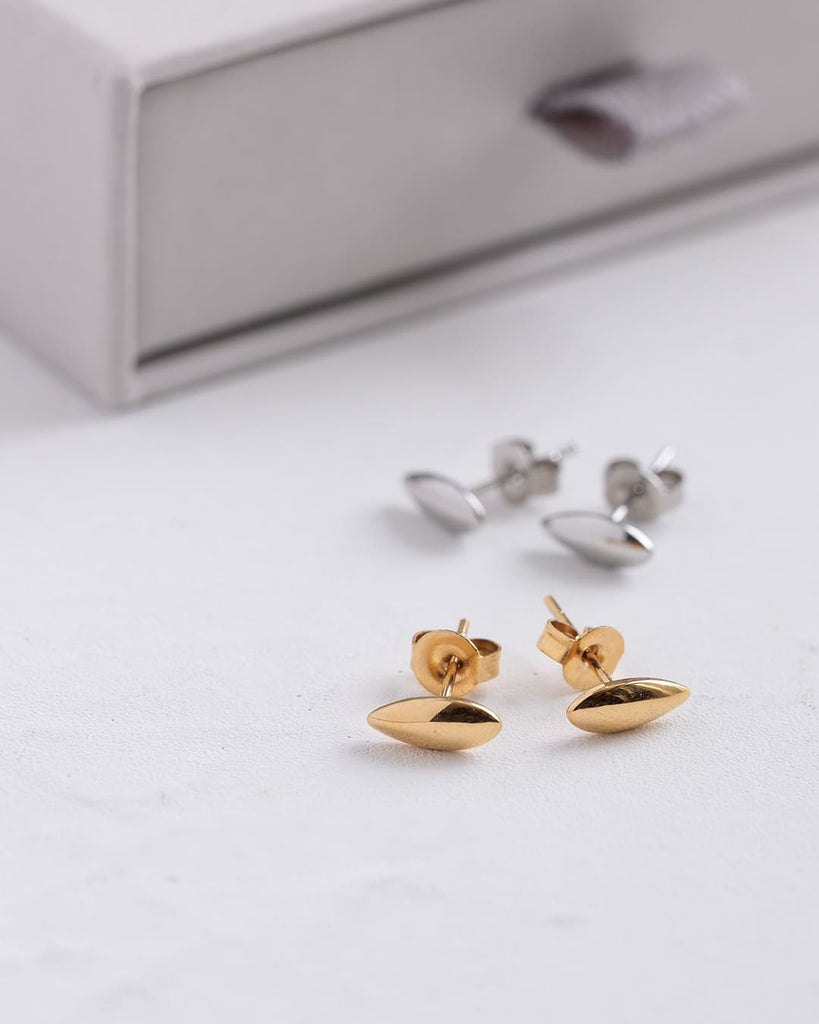 【18KGP】シャープドロップミニピアス