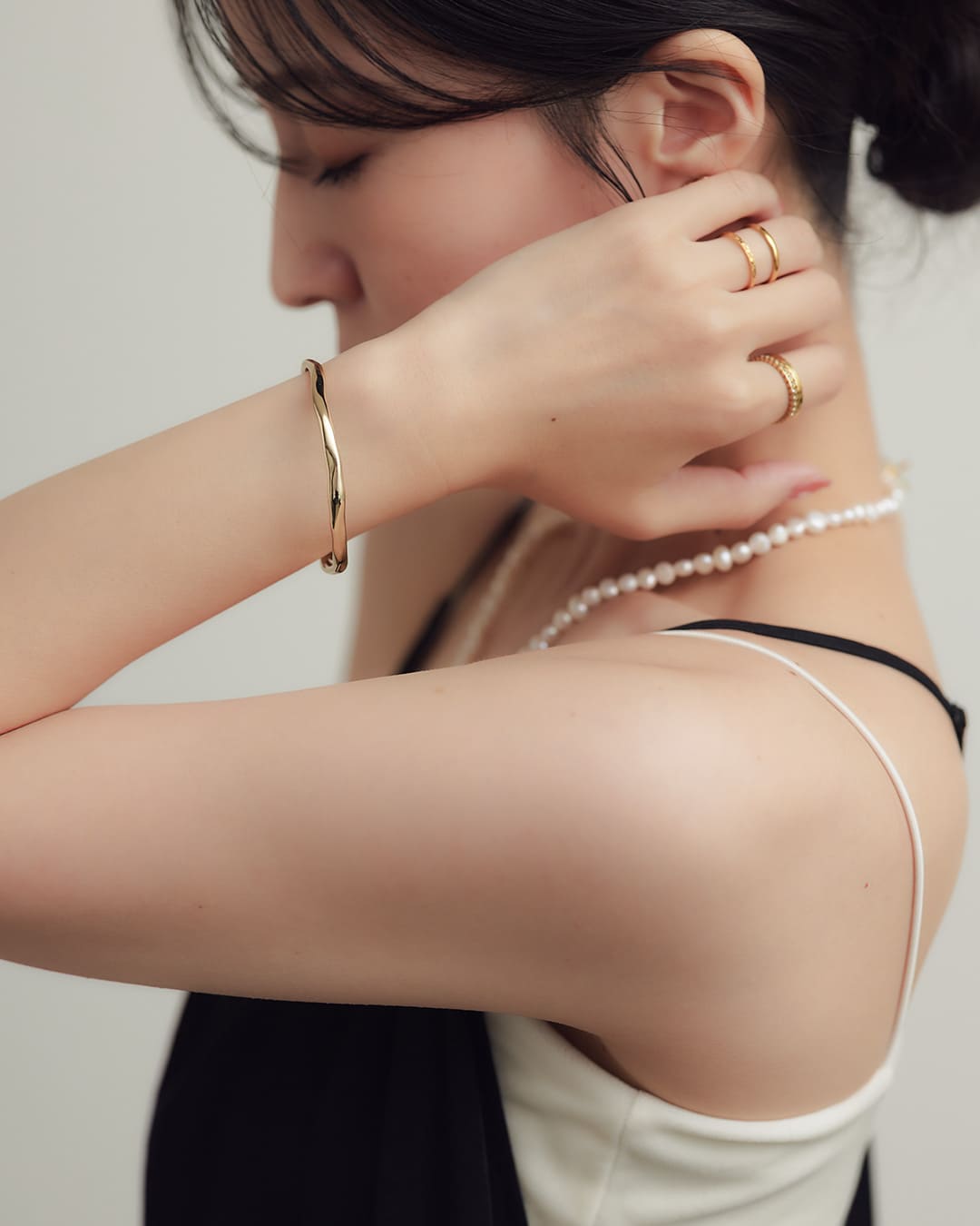 10/24(金)20:00～再入荷】【18GKP】ニュアンスラインバングル【mina9月