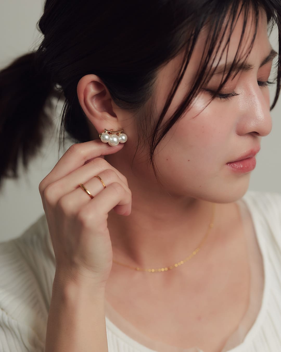 3/13(金)20:00～再入荷】【18KGP】3連パールイヤリング【mina1月号掲載 