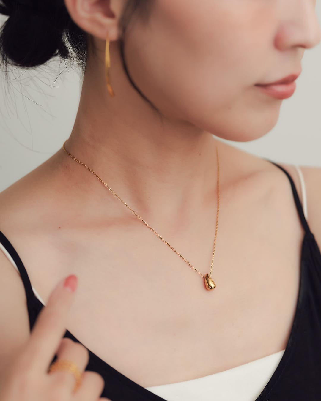 ギャロップネックレス 18KGP】ニュアンスドロップモチーフネックレス【mina6月号掲載