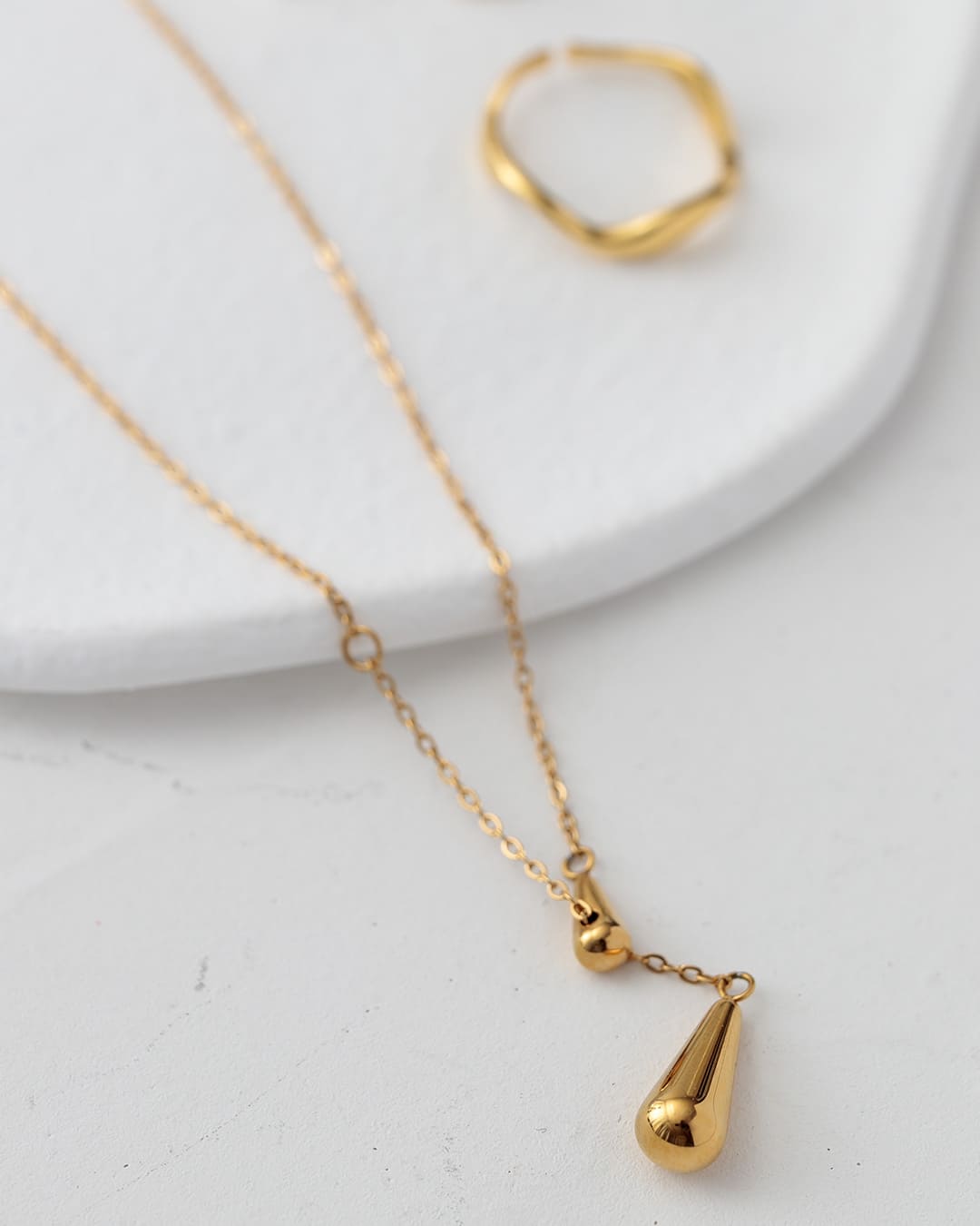 みゆ　お買い得　本物18K デザインネックレス ネックレス レディース 18金 地金 V デザイン K18 ゴールド lp51