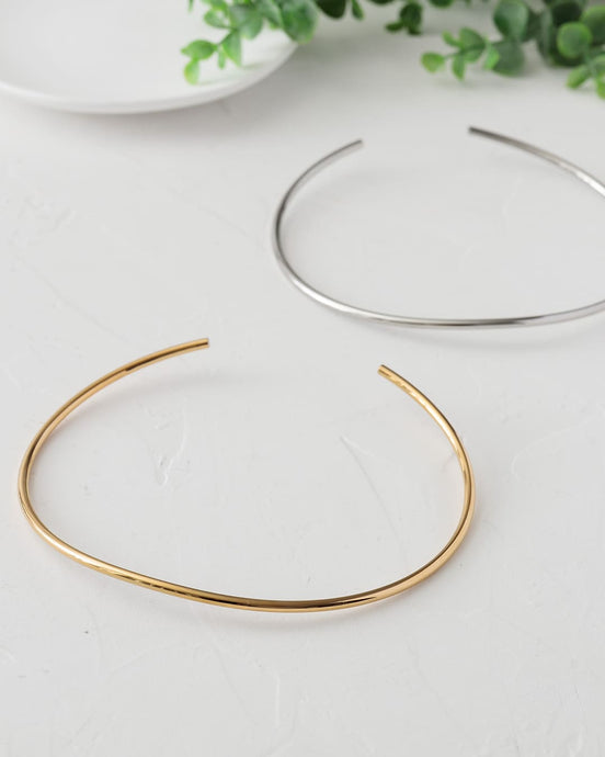 存在感たっぷりのチョーカー