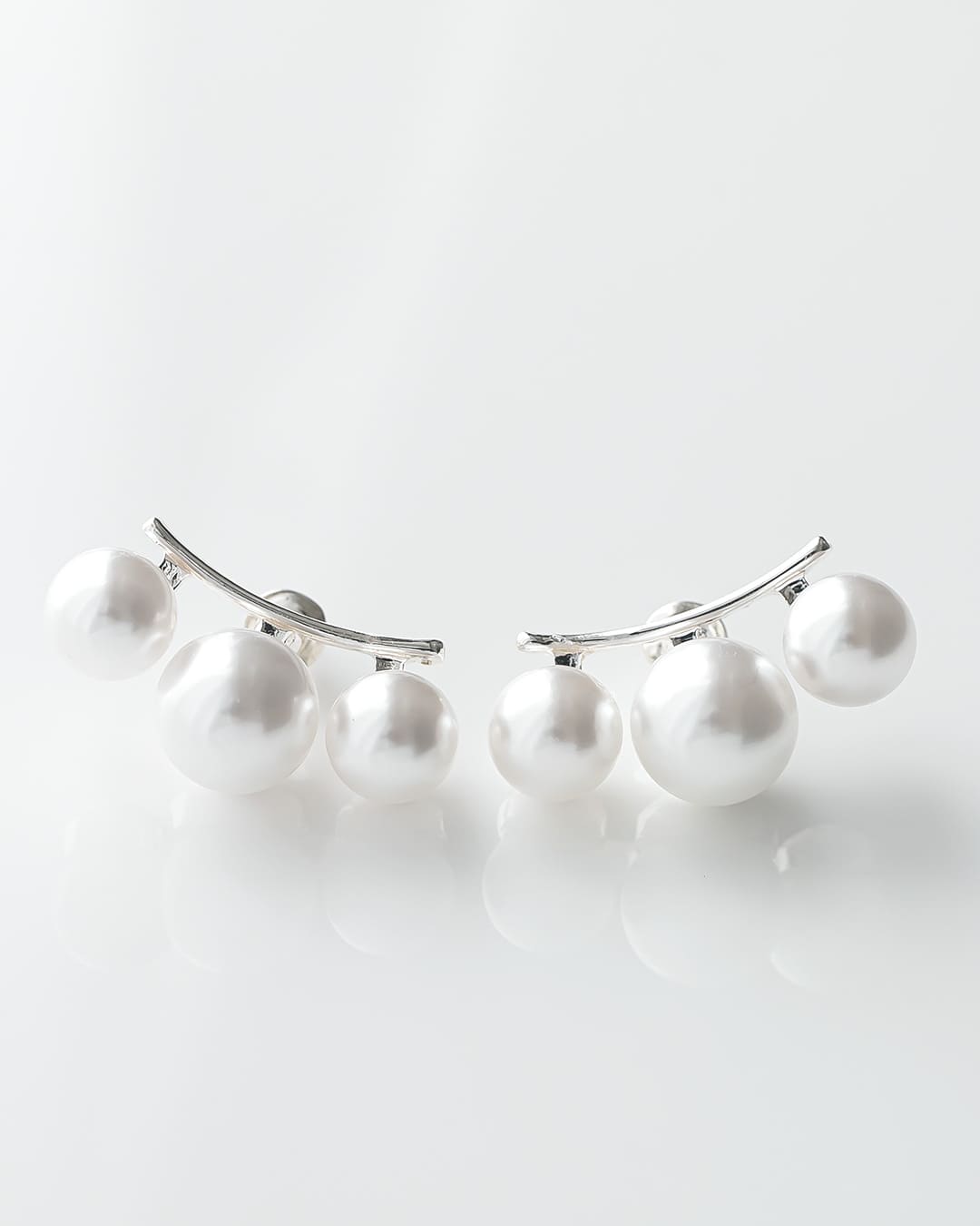 ⭐️美品　ミカジュエリー　3連パールピアス ⭐️美品 ミカジュエリー 3連パールピアス