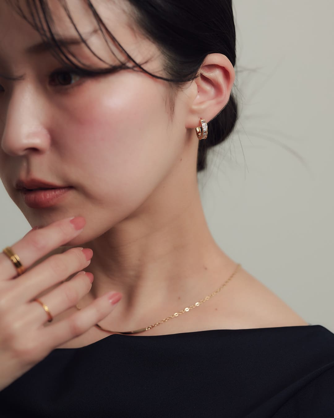 ラインストーンフープピアス【mina1月号掲載】 – ChooMia（チュミア）