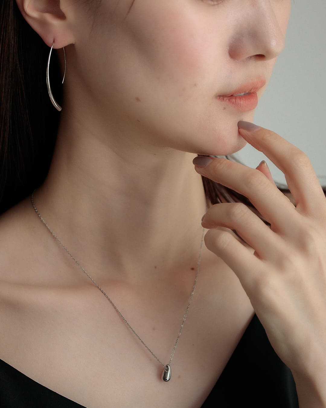 1/23(金)20:00～再入荷】【18KGP】カーブデザインシンプルピアス