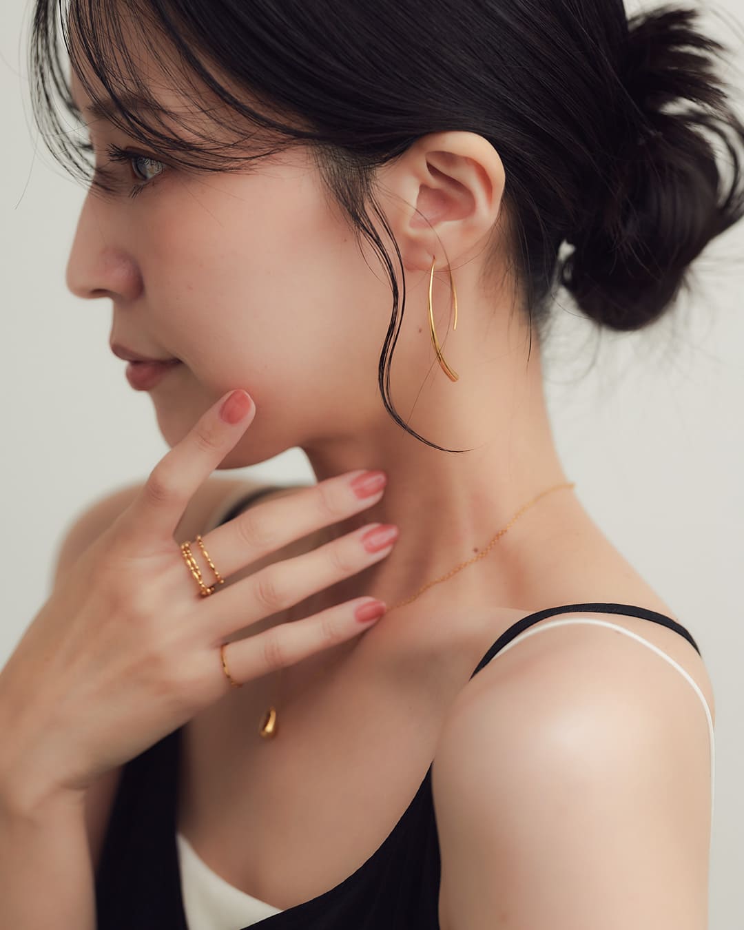 2/20(金)20:00～再入荷】【18KGP】カーブデザインシンプルピアス