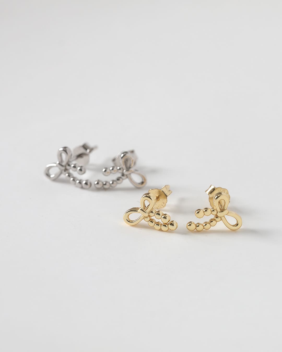 2/6(金)20:00～再入荷】【S925/18KGP】ボヌールドゥリボンピアス