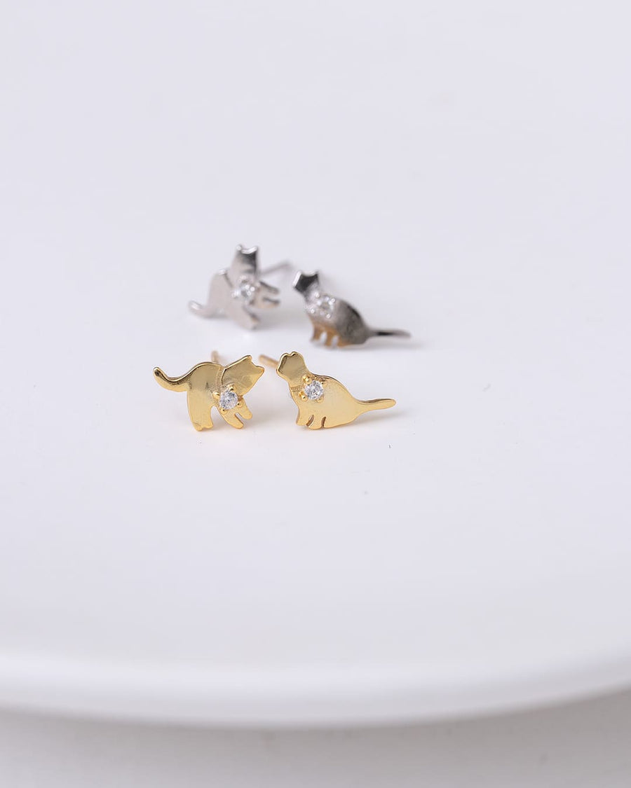 愛らしい猫モチーフのピアス