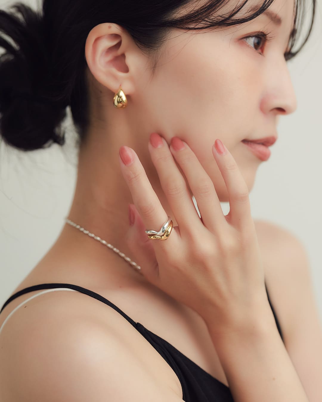 女王蜂の王冠〜蜂＆韓国＆ヴィンテージボタン×韓国チャーム★2wayイヤリング 0000000040382_uxHe6Xg.jpg