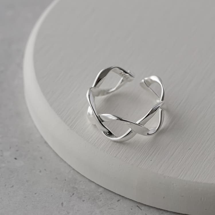 1/16(金)20:00～再入荷】【S925】ツイストクロスモチーフリング